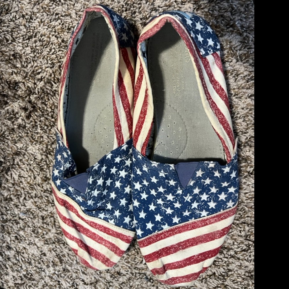 Men’s American Flag Toms